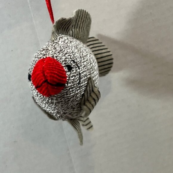 Stuffed Fish Plush Christmas Holiday Décor Hanging Ornament 5.5"x4" - Picture 9 of 11